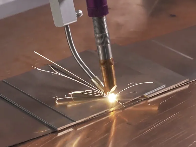 Sistema Portátil de Soldadura y Limpieza Láser